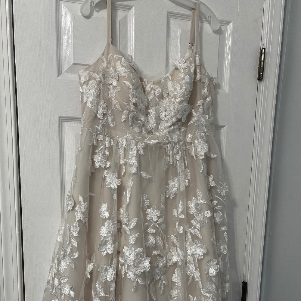 Floral Appliqué Tea Length Wedding Dress